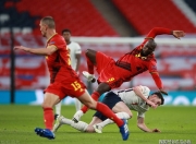 开云体育在线-英格兰队逆转中国队，波尔带队取胜