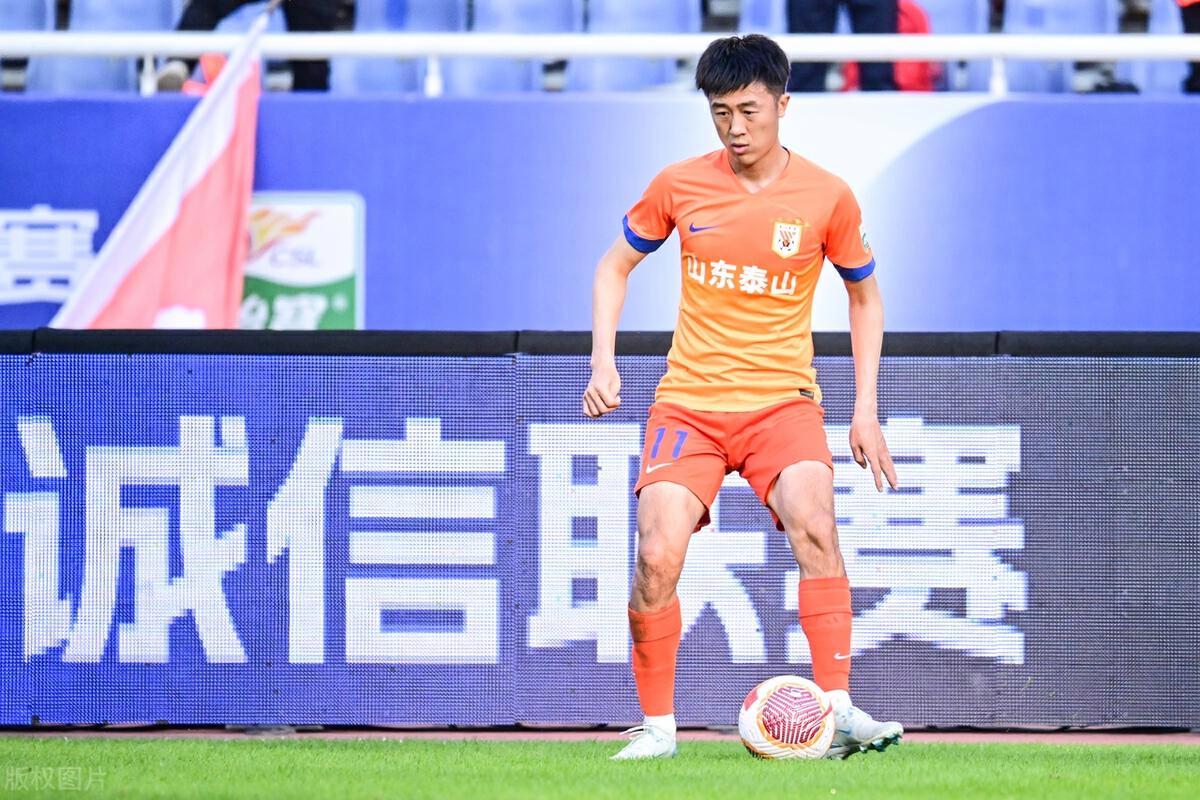 体育精神闪耀足球大舞台，中国参赛选手勇猛搏杀