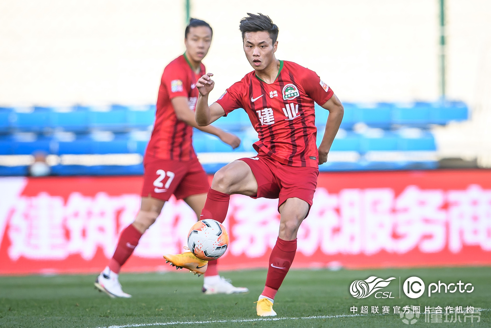 关于广州富力击败对手，取得累积分数的信息