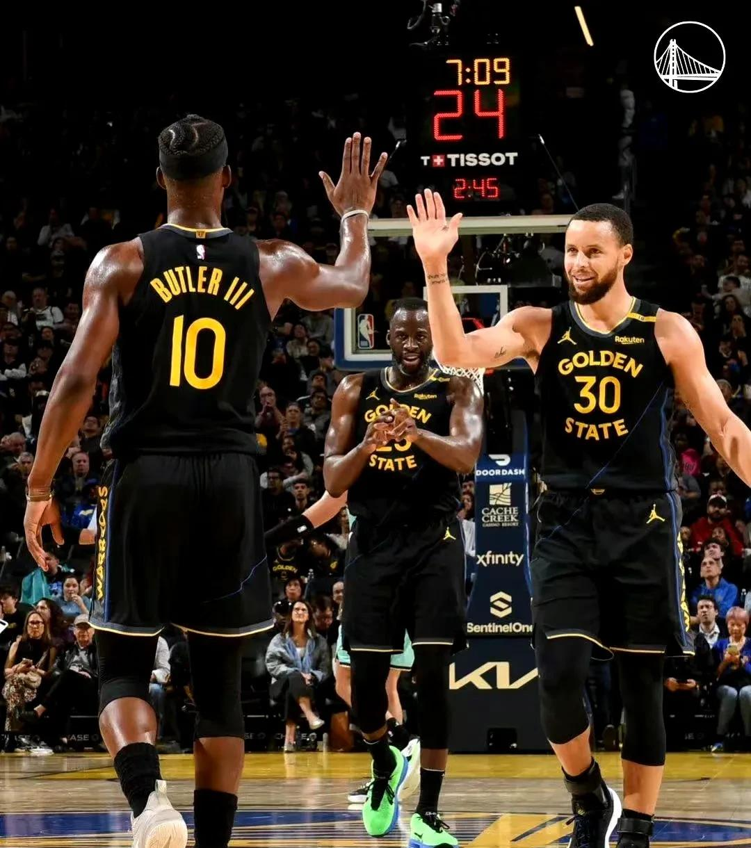 包含NBA复赛战报：湖人对阵猛龙，总决赛提前上演的词条