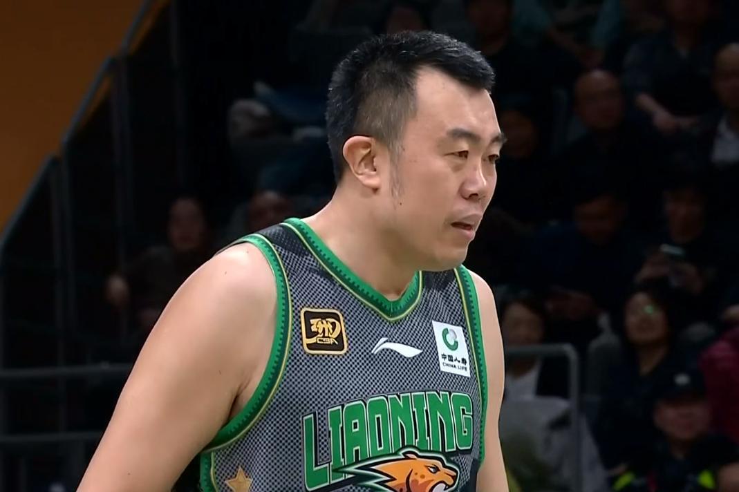 广东男篮大胜辽宁队，晋级总决赛争夺冠军