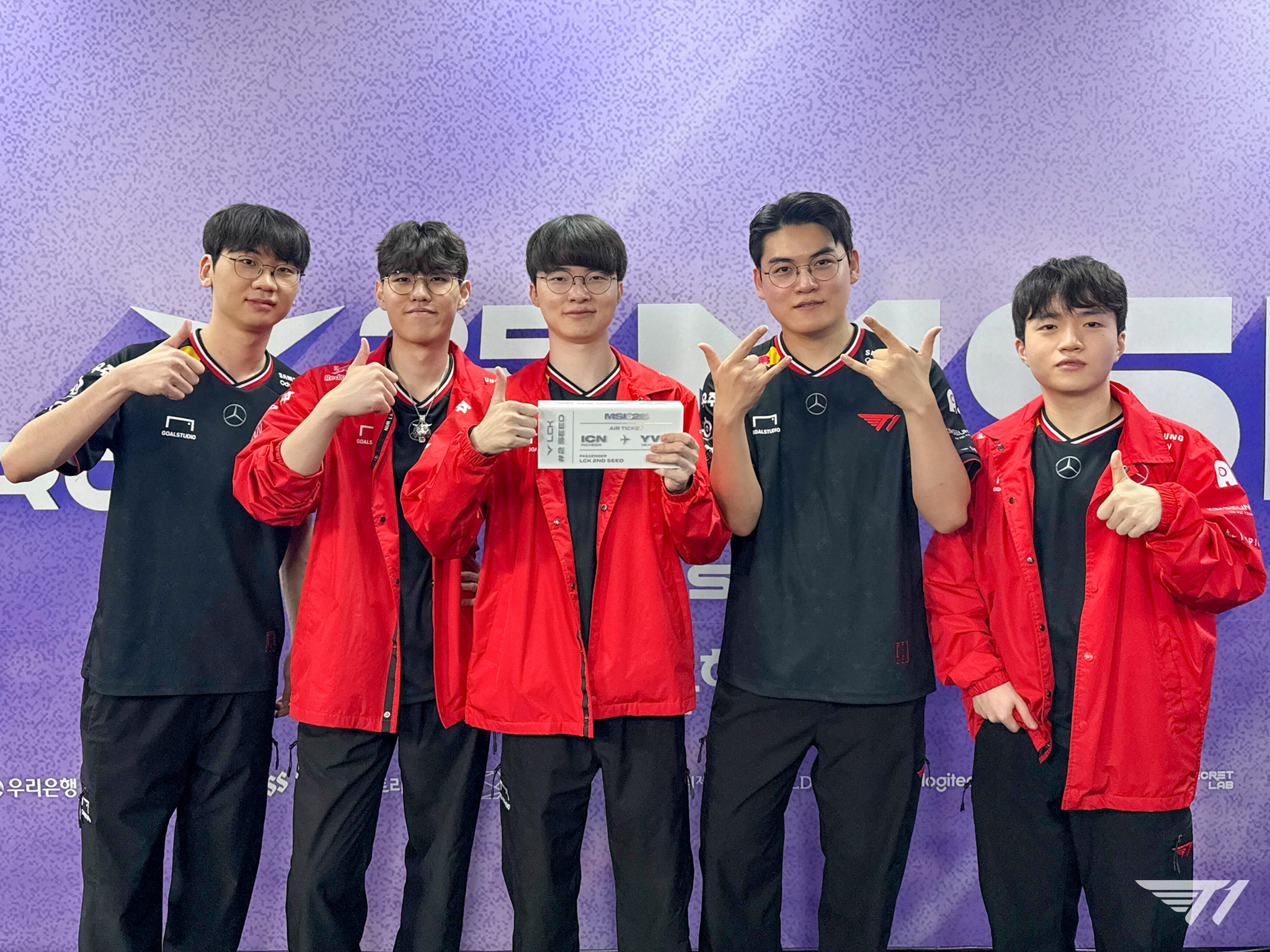 T1轻取HLE,Hanssama完成史诗逆转八强赛3:1(广州) T1轻取HLE,Hanssama完成史诗逆转八强赛3:1(广州)