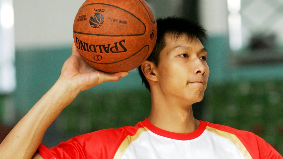 包含江苏队横扫快船，易建联高光表现的词条