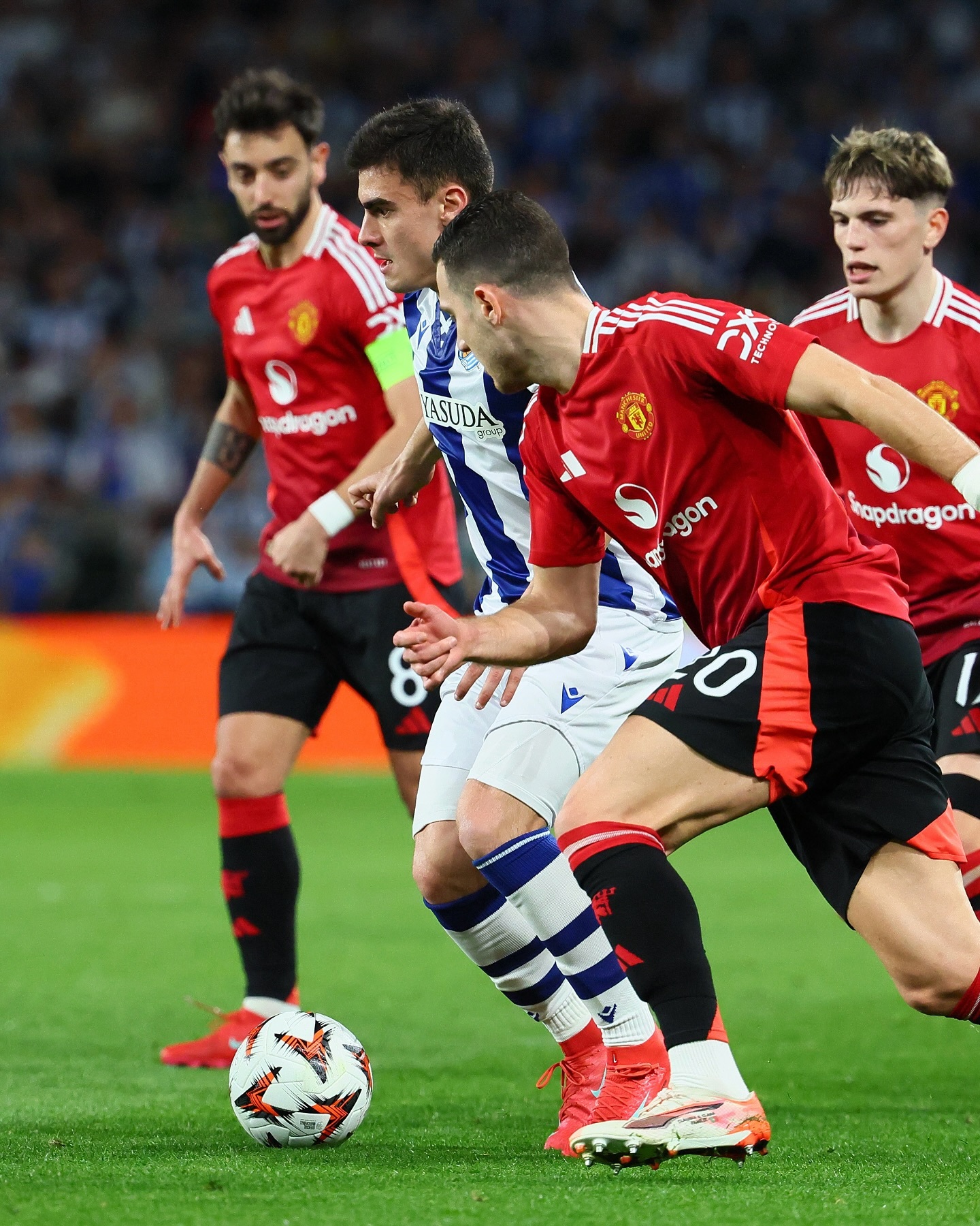 阿森纳险胜英格兰，奥亚尔萨瓦尔关键制胜